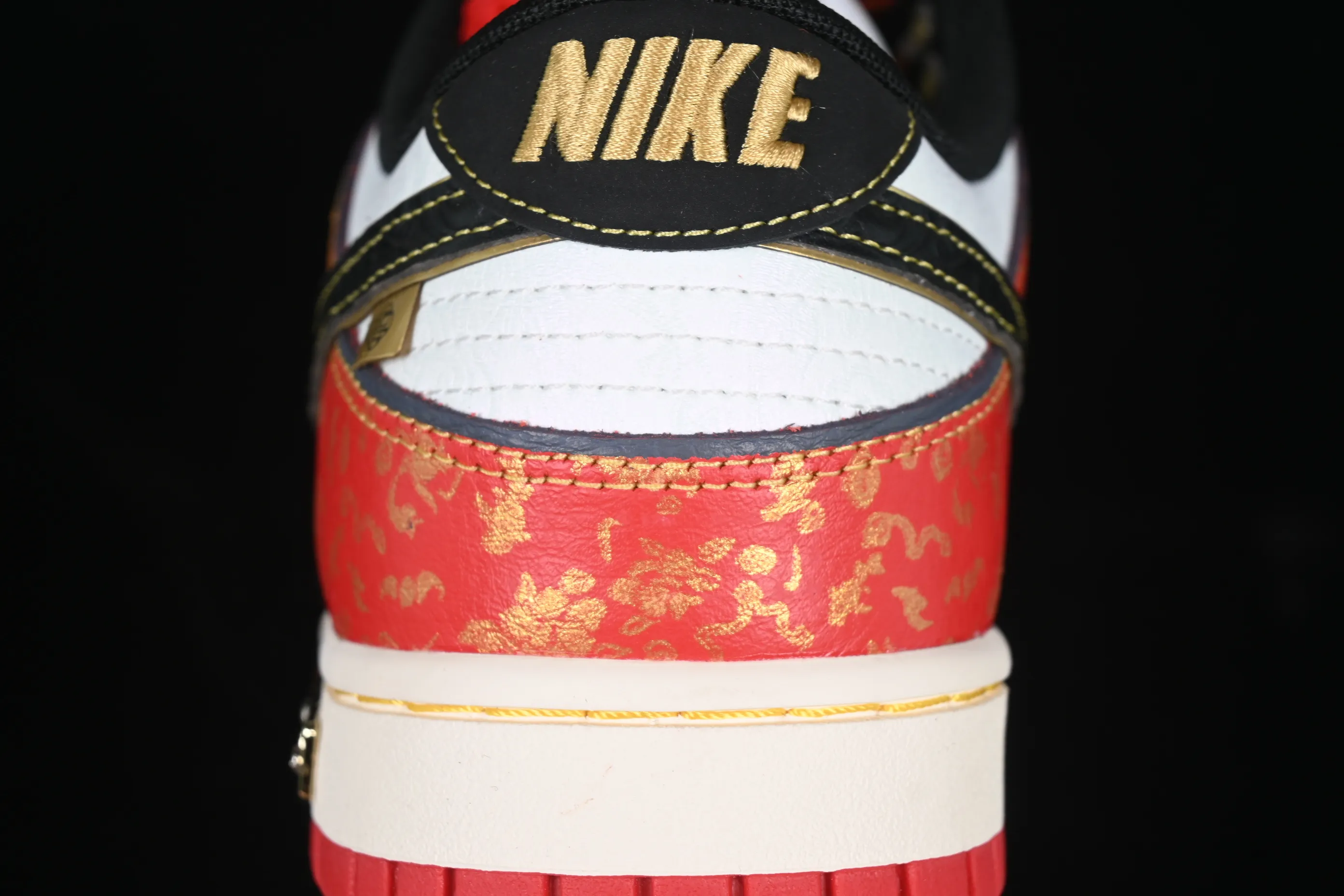 All categories Nk SB Dunk Series Nk SB Dunk Low Low-top sneakers Nk SB Dunk Low Chinese New Year Festive Red Anniversary high-end customization Low-top casual sneakers RW1220-005